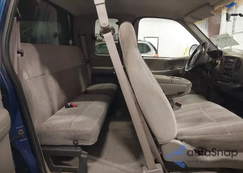 1998 Ford F-150 Lariat/Standard/Xl/Xlt from USA, damaged, VIN 1FTZX18WXWKB13159